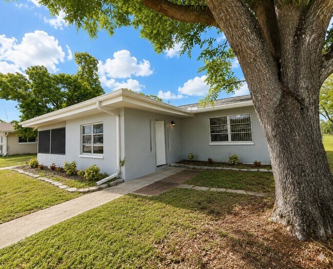Building Photo - Cozy 2/2 Duplex
