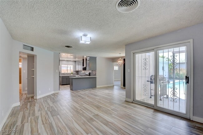 Building Photo - 1056 E Oakey Blvd