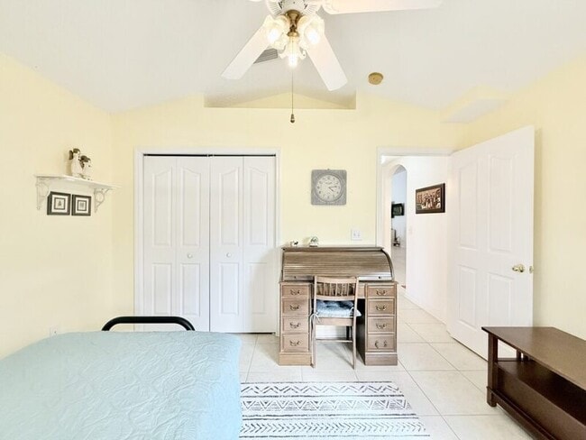 Building Photo - 854 Addison Dr NE