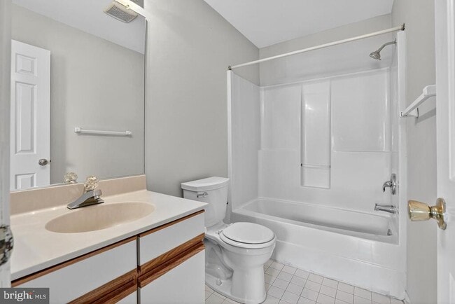 Building Photo - 23 Janwall Ct