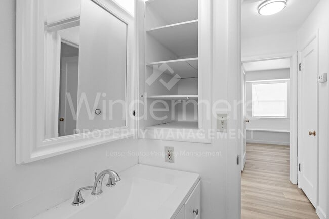 Building Photo - 11321 E Springfield Ave