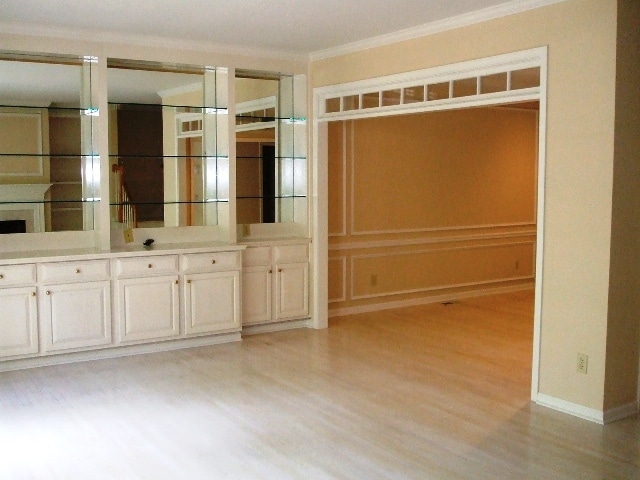 Building Photo - 2562 Oakwood Trce