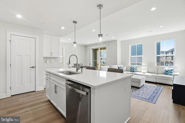 Building Photo - 42548 Invergordon Ter