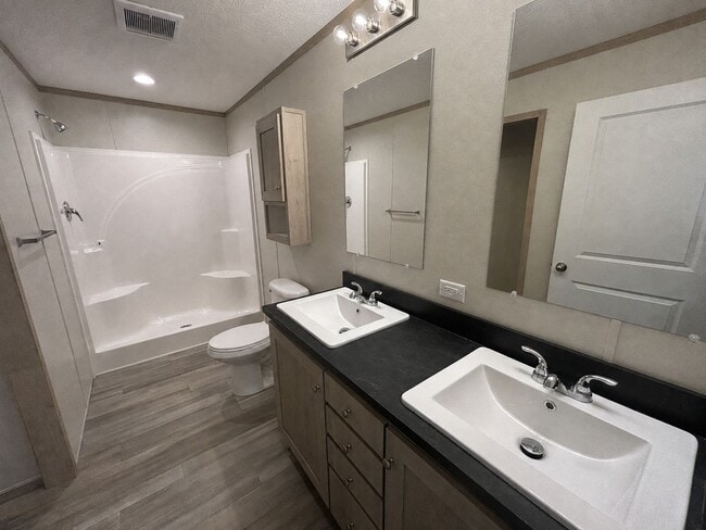 Building Photo - 491 Vermont
