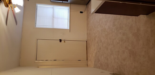Building Photo - 3028 N Clybourn Ave