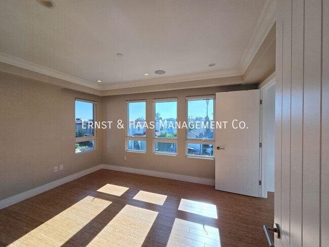 Building Photo - 1848 Benecia Ave