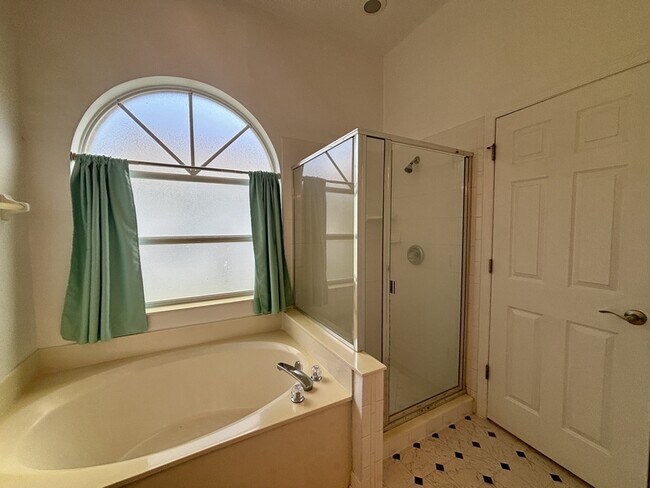 Building Photo - 2787 River Ridge Dr