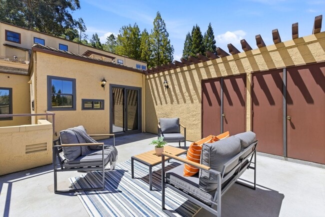 Building Photo - 3279 Mt Diablo Ct