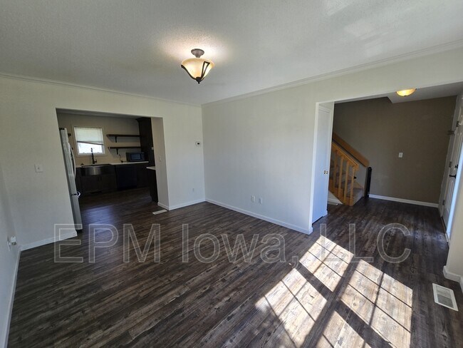 Building Photo - 1138 White Ivy Pl NE