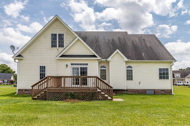 Building Photo - 109 Willow Pond Dr