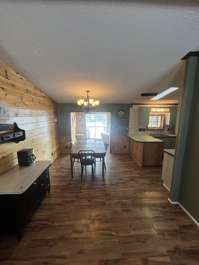 Building Photo - 12 Ray Dr