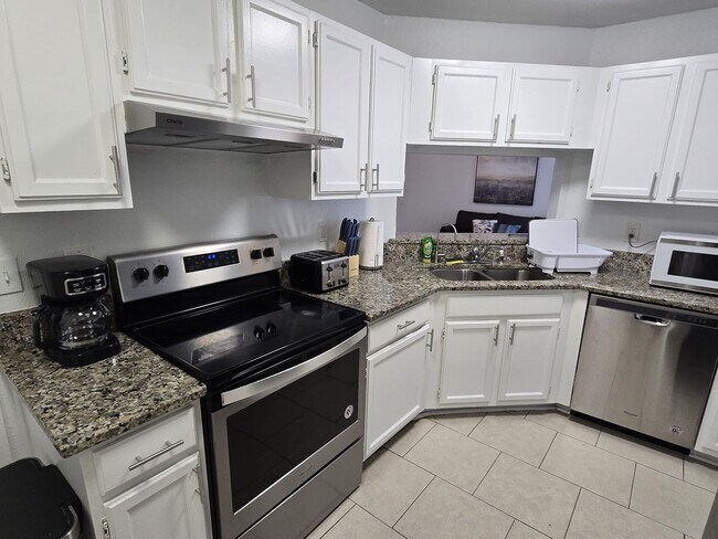 Building Photo - 4111 Sunrise Terrace Dr