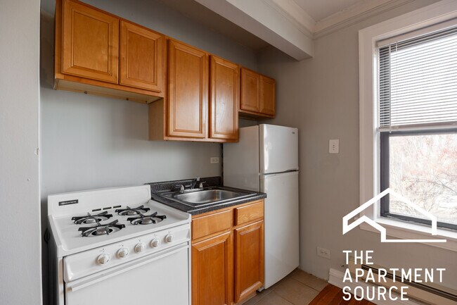 Building Photo - 4546 N Damen Ave