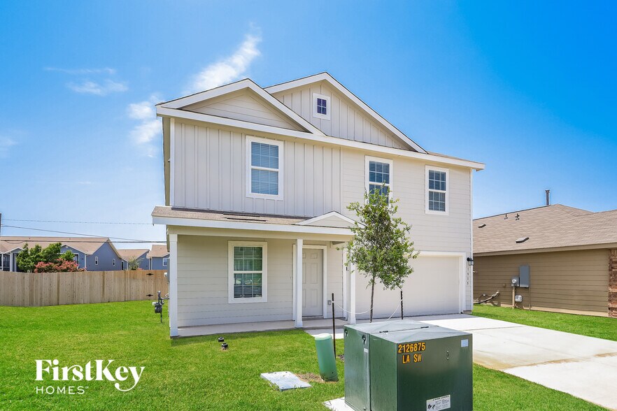 Primary Photo - 1915 Morse Way