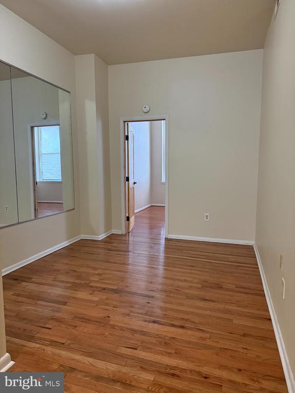 Building Photo - 2005 Madison Ave