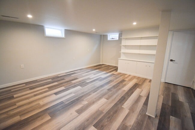 Building Photo - Updated 3 Bed 1.75 bath home in quiet location
