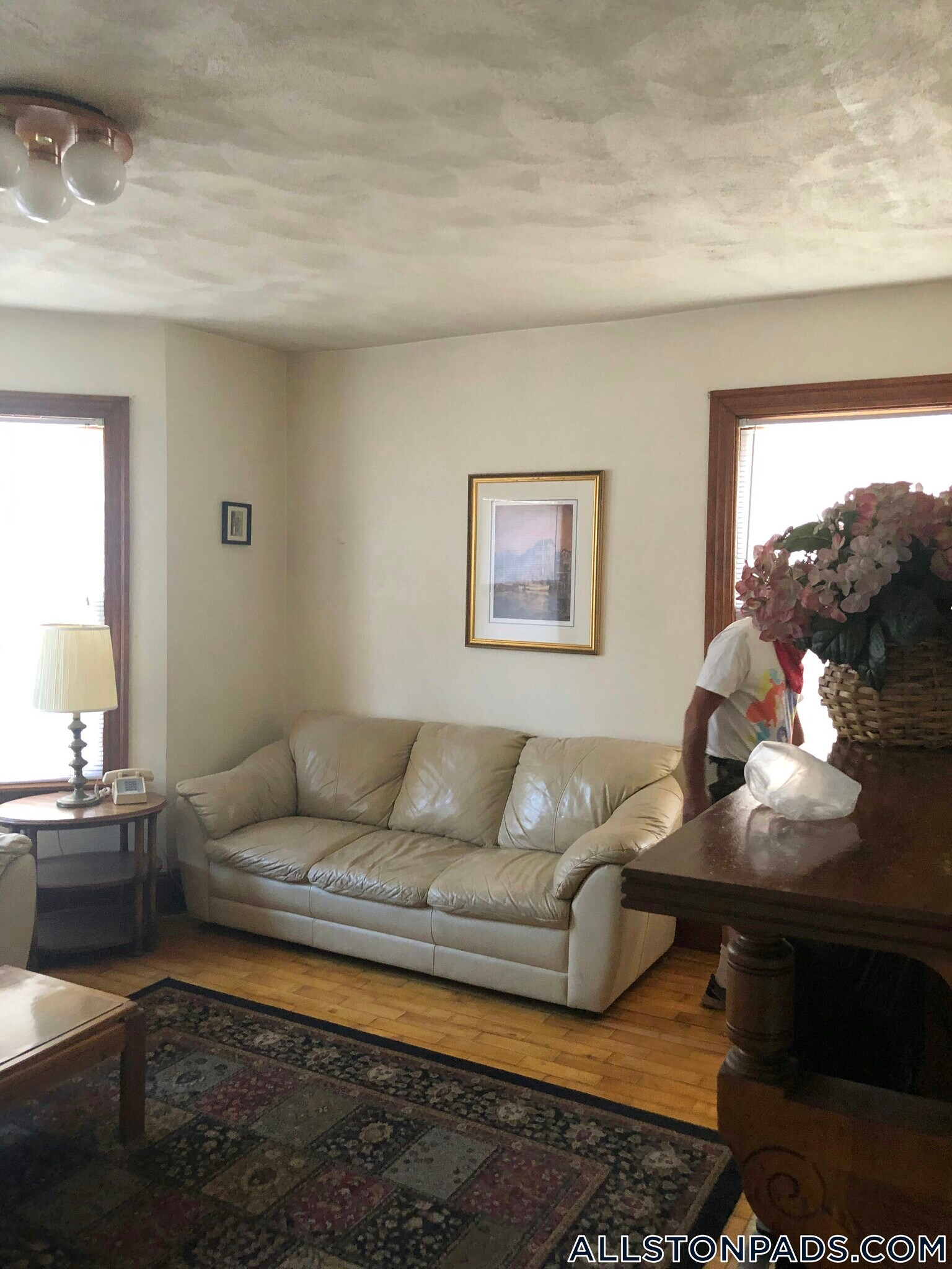 Building Photo - 36 Linden St