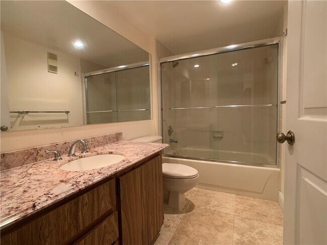 Building Photo - 1721 Whitehall Dr