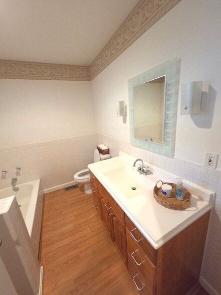 Building Photo - 4 Smithfield Rd