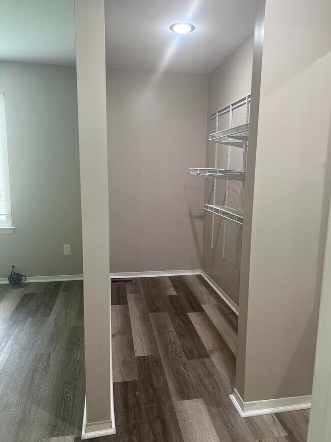 Building Photo - 1438 Rand Rd