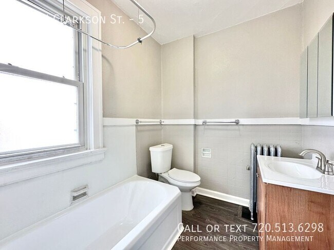 Building Photo - 1450 N Clarkson St