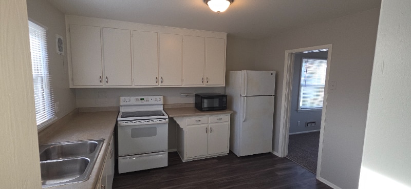 Building Photo - 2411 N Logan Ave