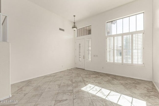 Building Photo - 8760 W Augusta Ave