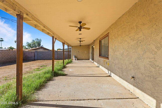 Building Photo - 5212 N 67th Dr