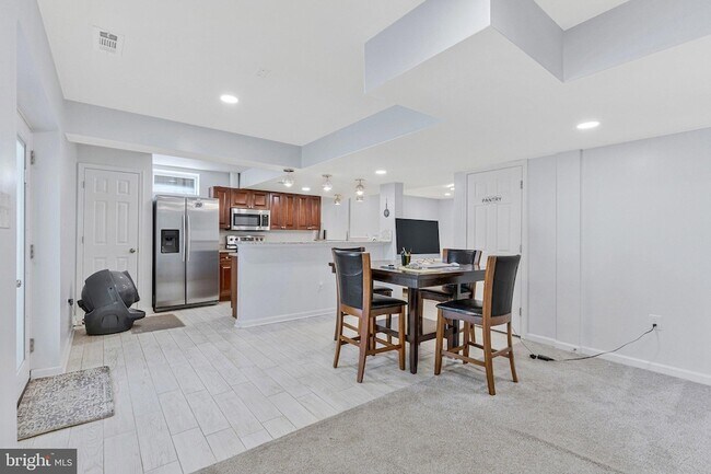 Building Photo - 43612 Winthrop Ct