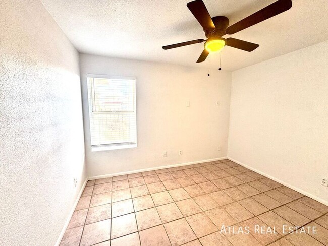 Building Photo - NOW AVAILABLE!! Renovated 2 Bedroom 1 Bath...