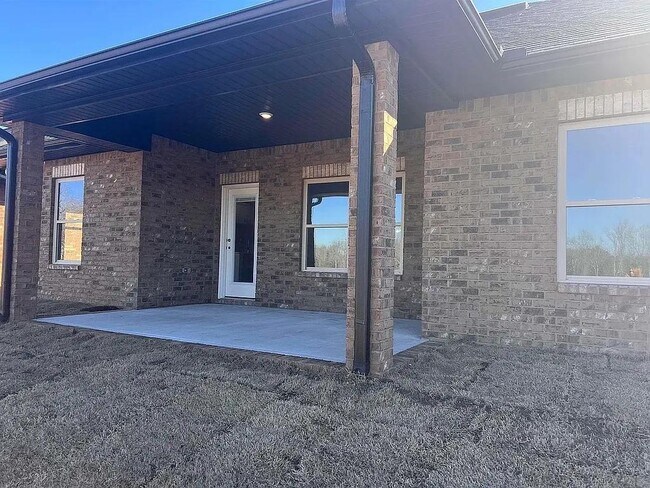 Building Photo - 335 Cypress Holw Trl