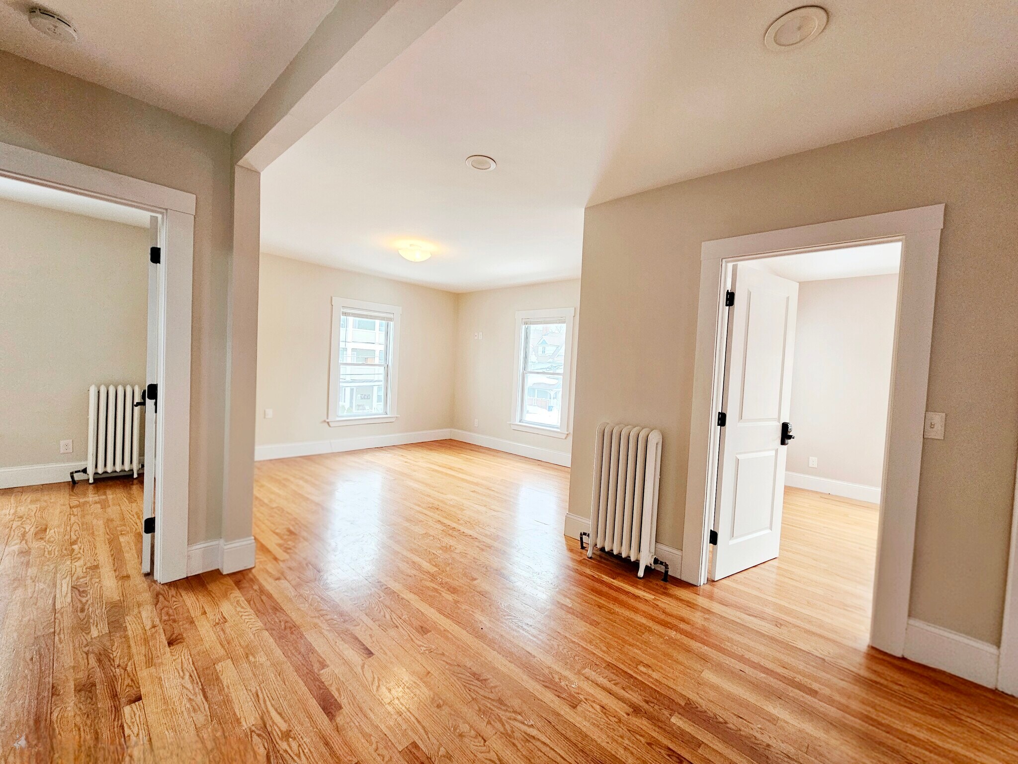 Building Photo - 24 Mansfield St