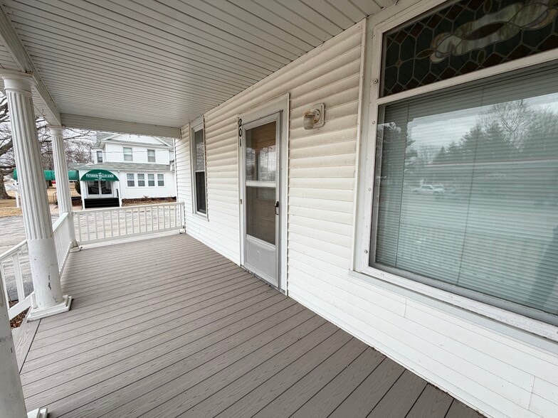 Building Photo - 102 1st St