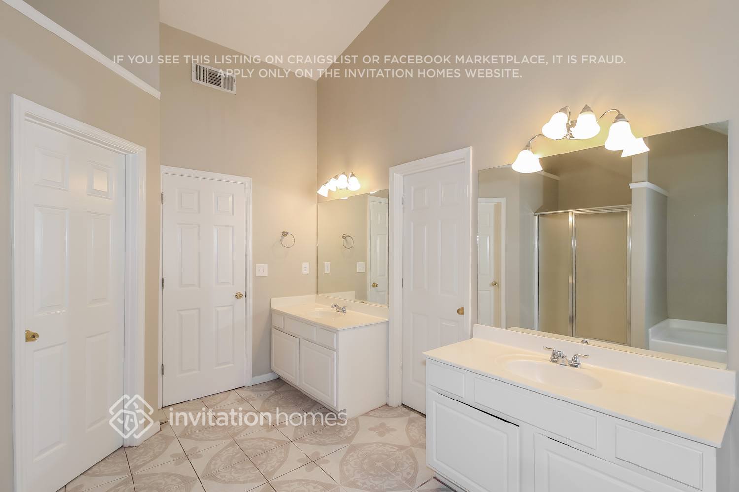 Building Photo - 1418 Fall River Dr