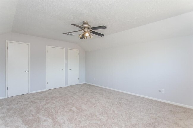 Building Photo - Beautifully renovated 4 bedroom home in a great subdivision