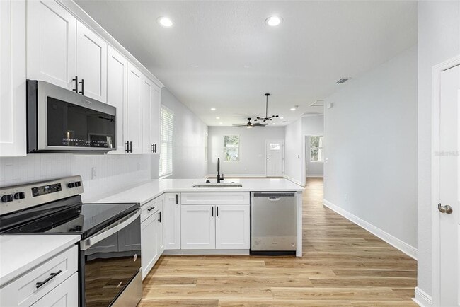 Building Photo - 113 W Elm St