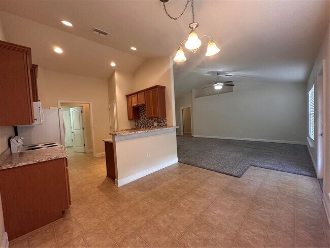 Building Photo - 402 Edith Dr