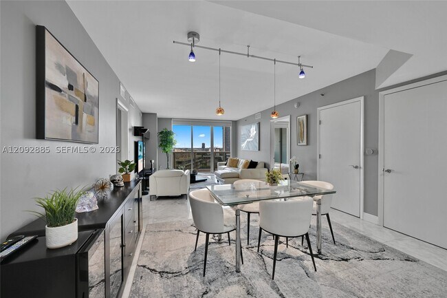Building Photo - 1800 S Ocean Dr