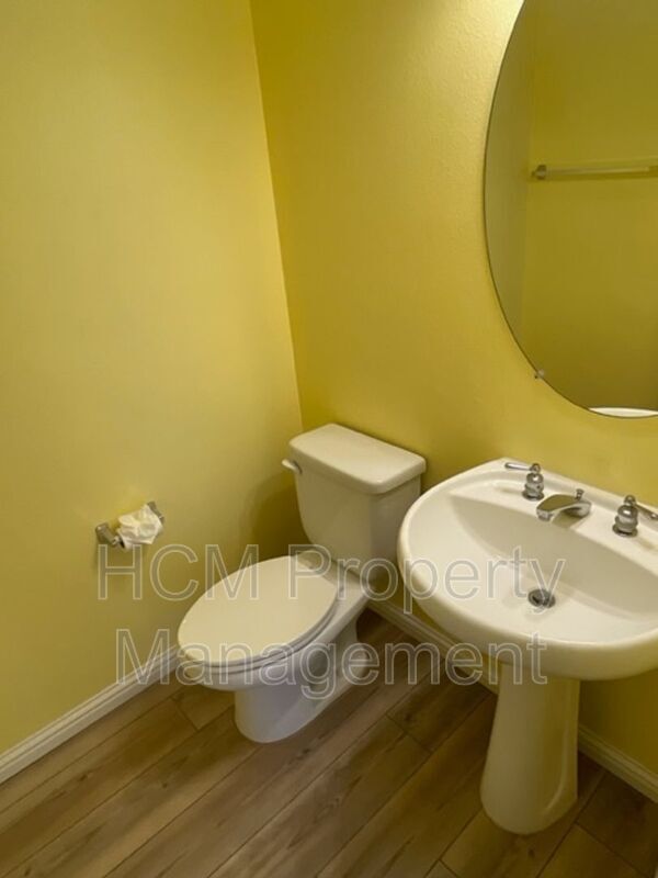 Building Photo - 21 Sonata St
