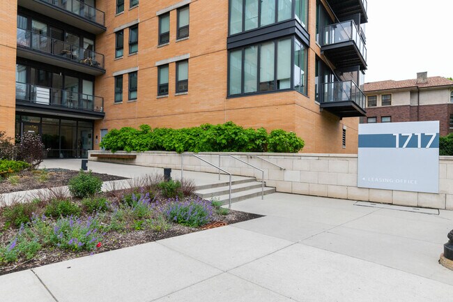 Building Photo - 1717 Ridge Ave