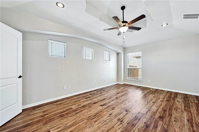 Building Photo - 119 Legends of Hutto Tr