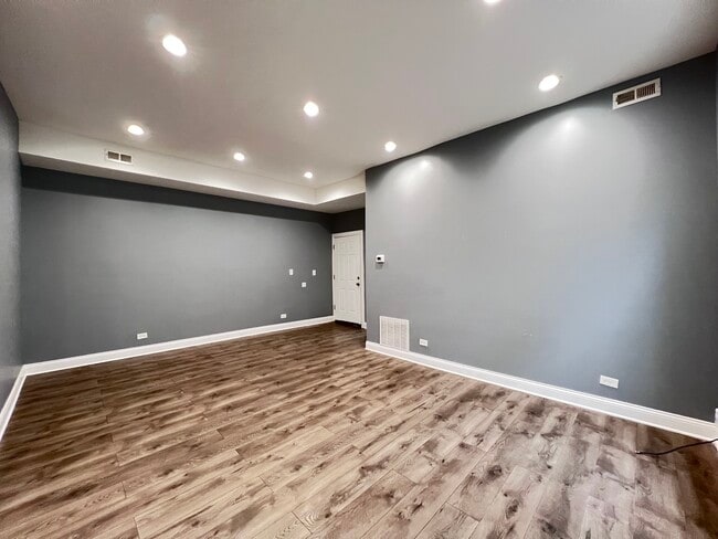 Building Photo - 7057 S Normal Blvd