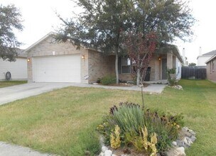 Building Photo - Rivermist Subdivision 3/2/2 Plus Study/Fle...