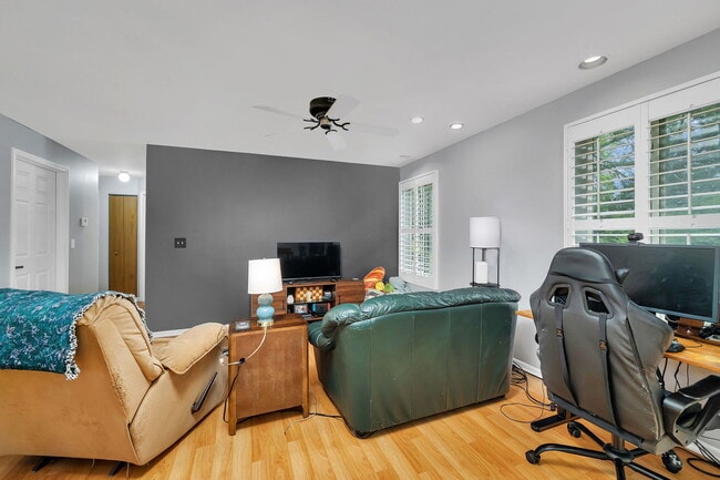 Building Photo - 3605 Forestview Dr