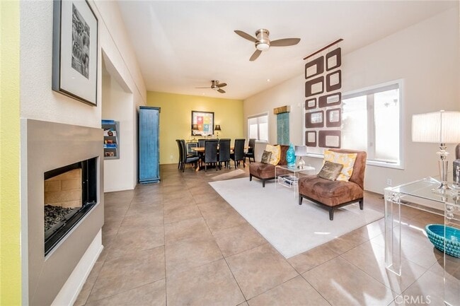 Building Photo - 1600 Palm Tree Dr