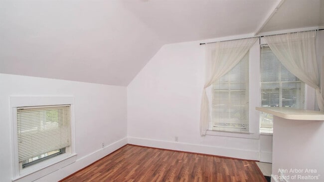 Building Photo - 610 S Ashley St