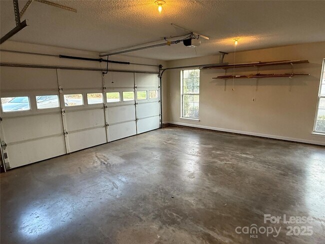 Building Photo - 17115 Grenache Ct