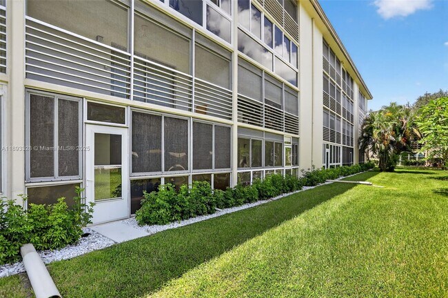 Building Photo - 2405 Antigua Cir