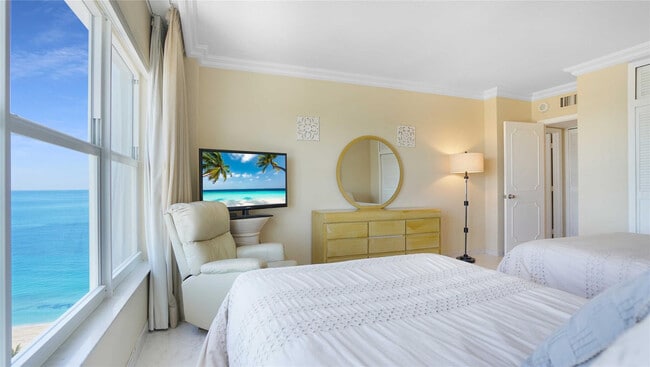 Building Photo - 3750 Galt Ocean Dr