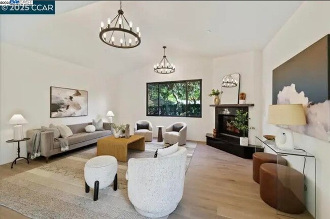 Building Photo - 132 Quinterra Ln